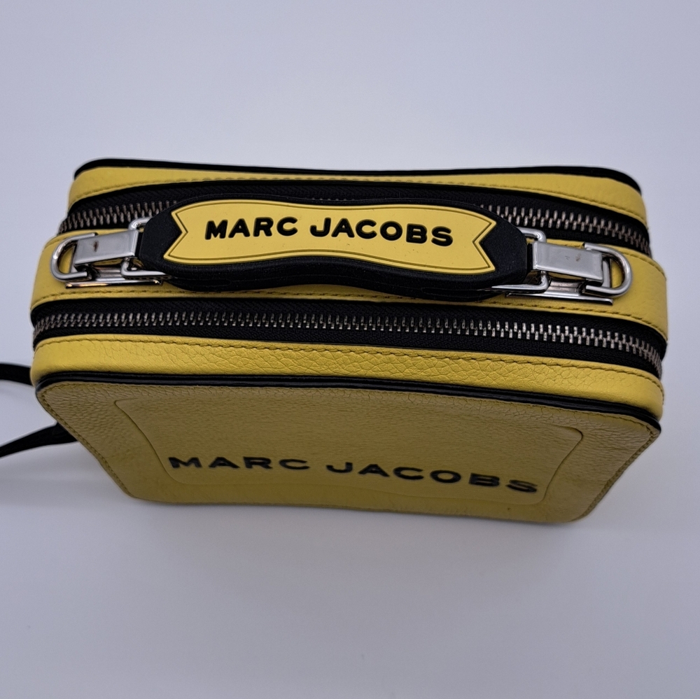 Marc Jacobs Mini Textured Box Bag (No Crossbody Strap) - Picture 2 of 14